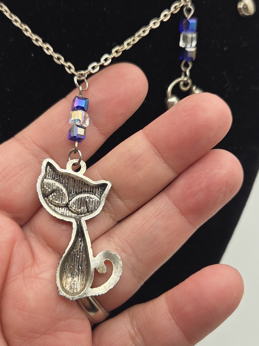 Vintage Whimsical Silver-Tone Multi-Charm Cat & Kitten Dropped Pendant Necklace - Picture 5 of 5